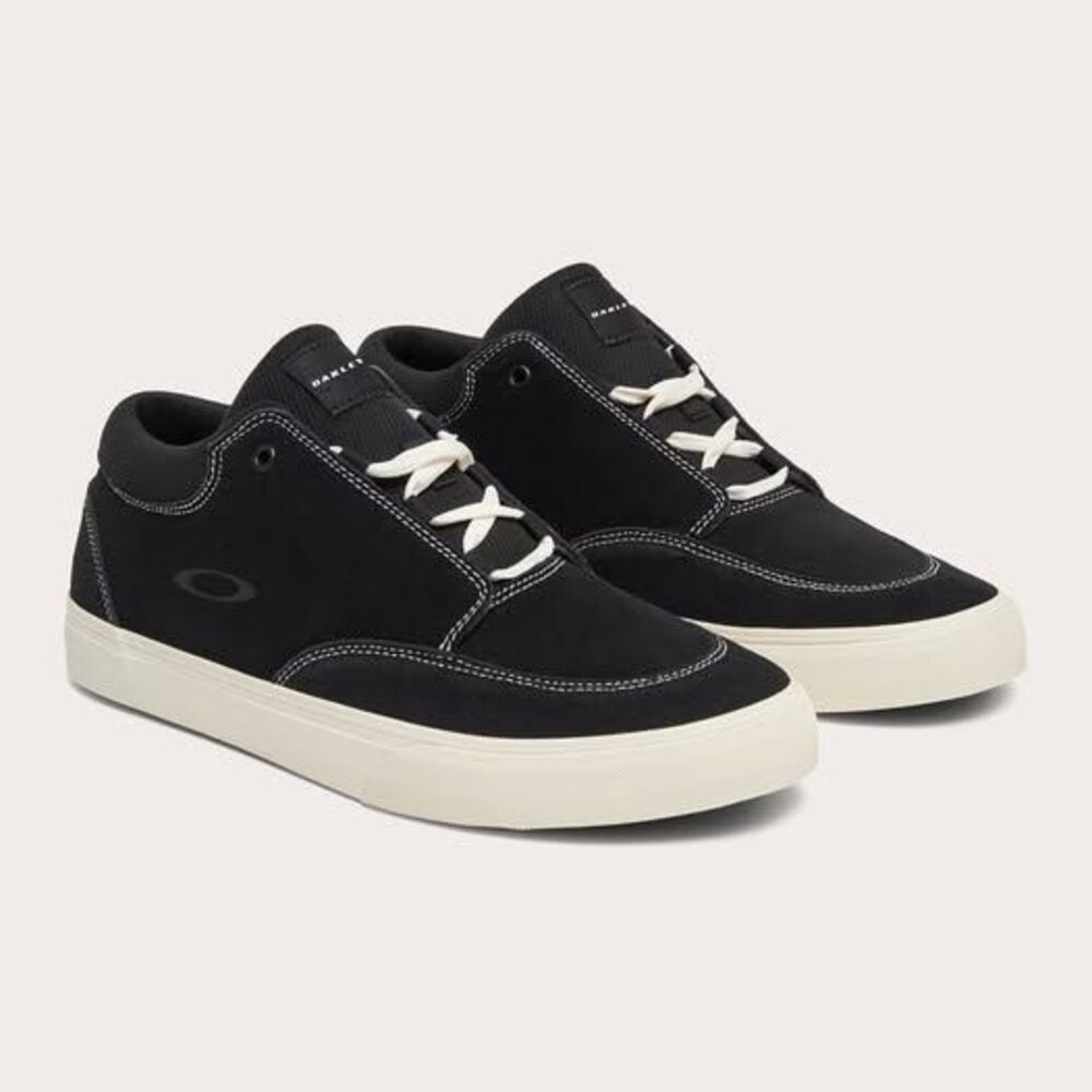 Oakley Banks Low Black NIB EU 37.5 Women's 7 Mens 5